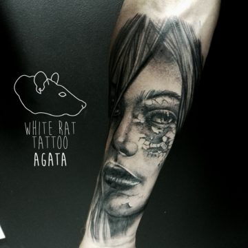 Studio tatuażu Warszawa Agata Kacperczyk tatuaż kobieta