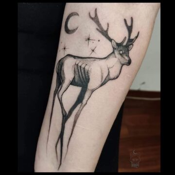 White Rat Tattoo studio tatuażu Warszawa Foxey tatuaż magiczny jeleń