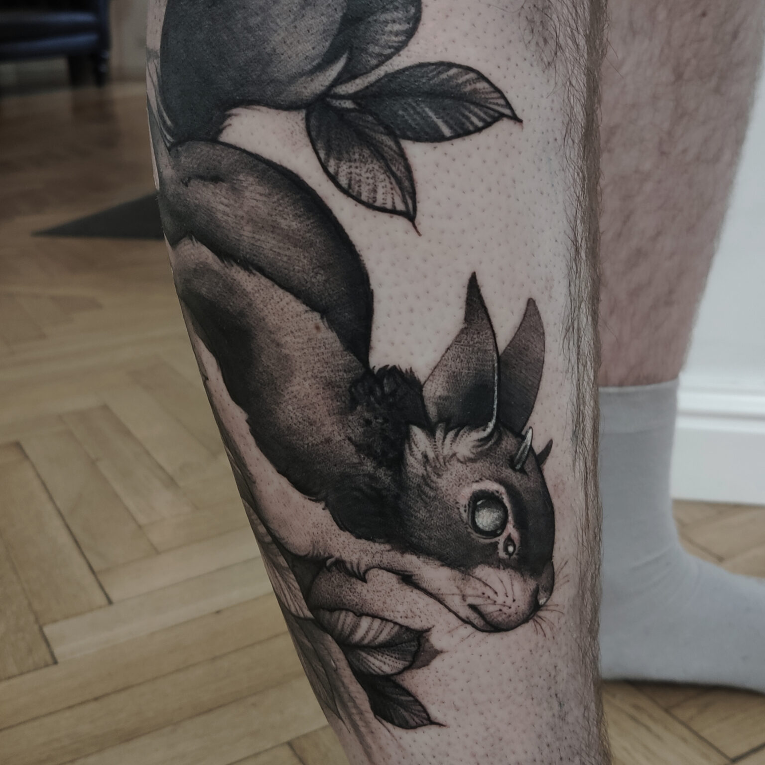 White Rat Tattoo studio tatuażu Warszawa Foxey tatuaż wiewiórka