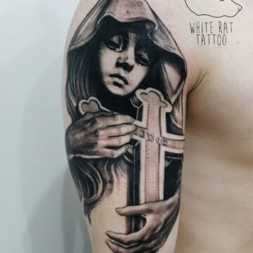 White Rat Tattoo Studio Tatuażu Warszawa Tomek Realistyczny Tatuaż Matka Boska Krzyż