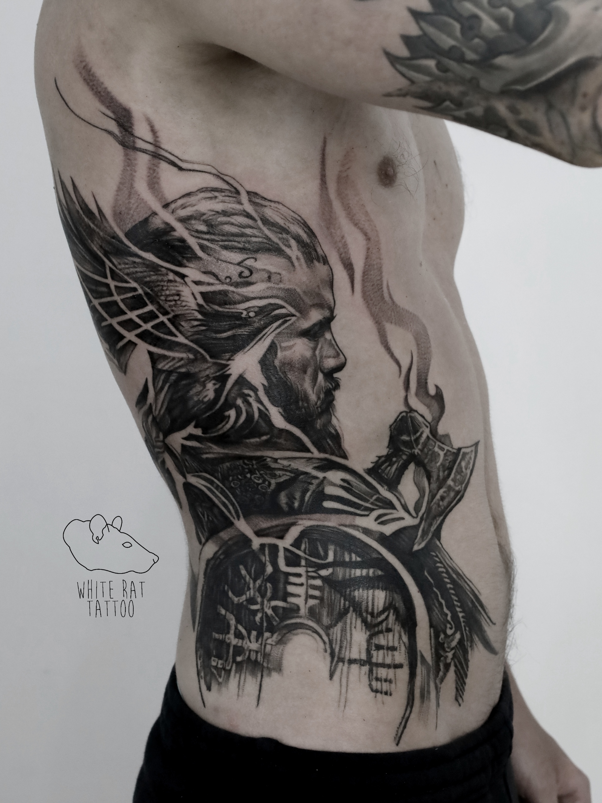 White Rat Tattoo Studio Tatuażu Warszawa Tomek Realistyczny Tatuaż Wikingowie Serial