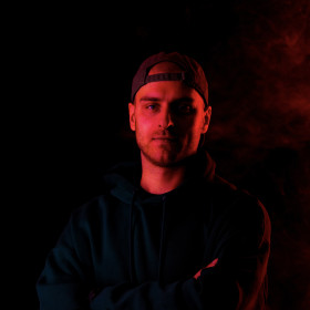 Łukasz – artysta tatuażu realistycznego w White Rat Tattoo Warszawa profilowe