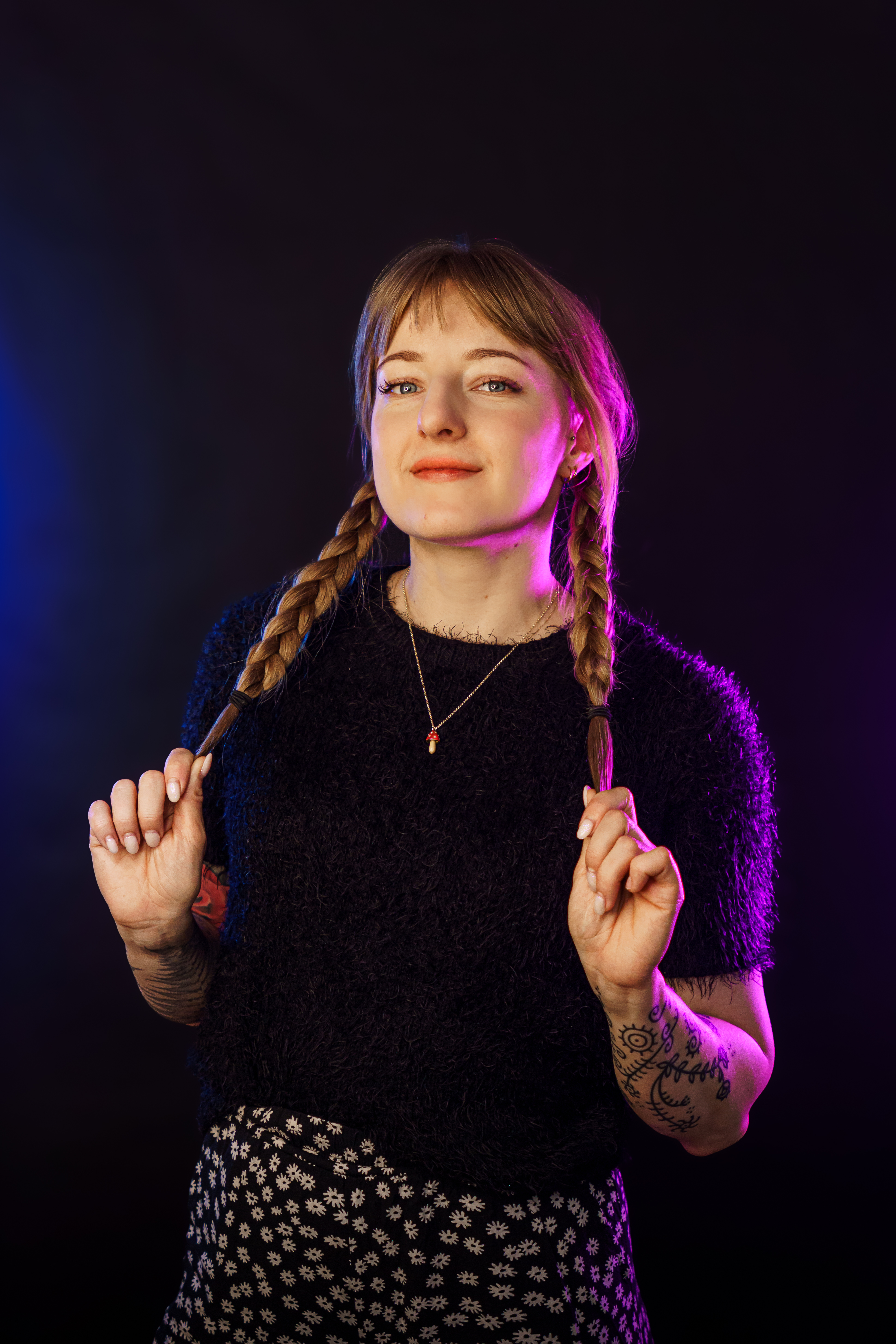 Marta – tatuatorka specjalizująca się w kolorowych tatuażach graficznych w White Rat Tattoo Warszawa