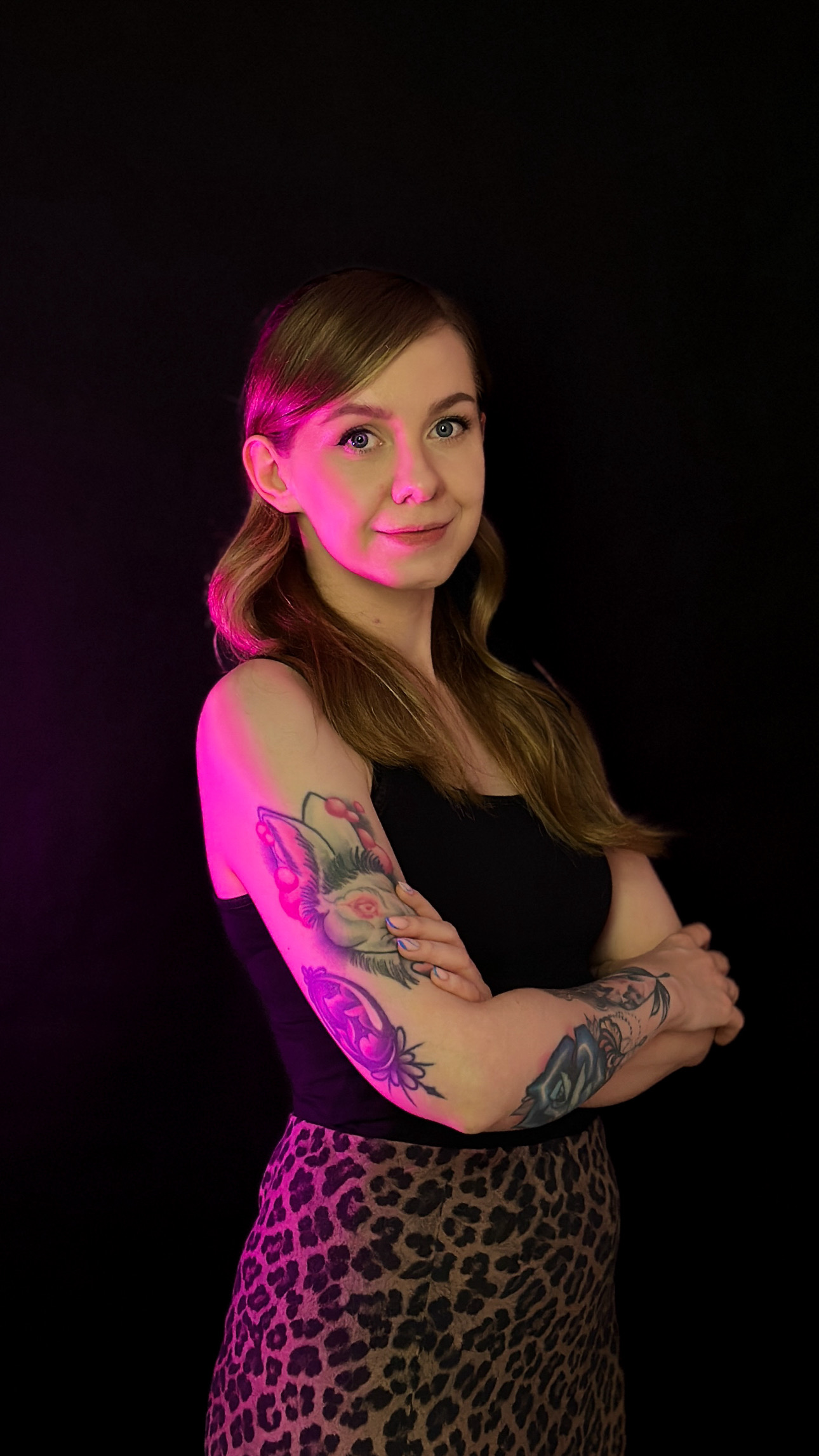 Aleksandra – tatuatorka w Warszawie specjalizująca się w delikatnych tatuażach fineline inspirowanych naturą